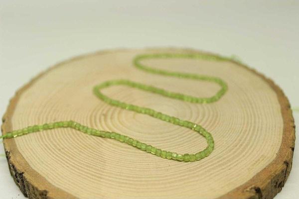 Peridot (Zebercet) Taşı Küp Şekilli YARIM Dizi 2.5mm (17cm uzunluğundadır) - Image 1