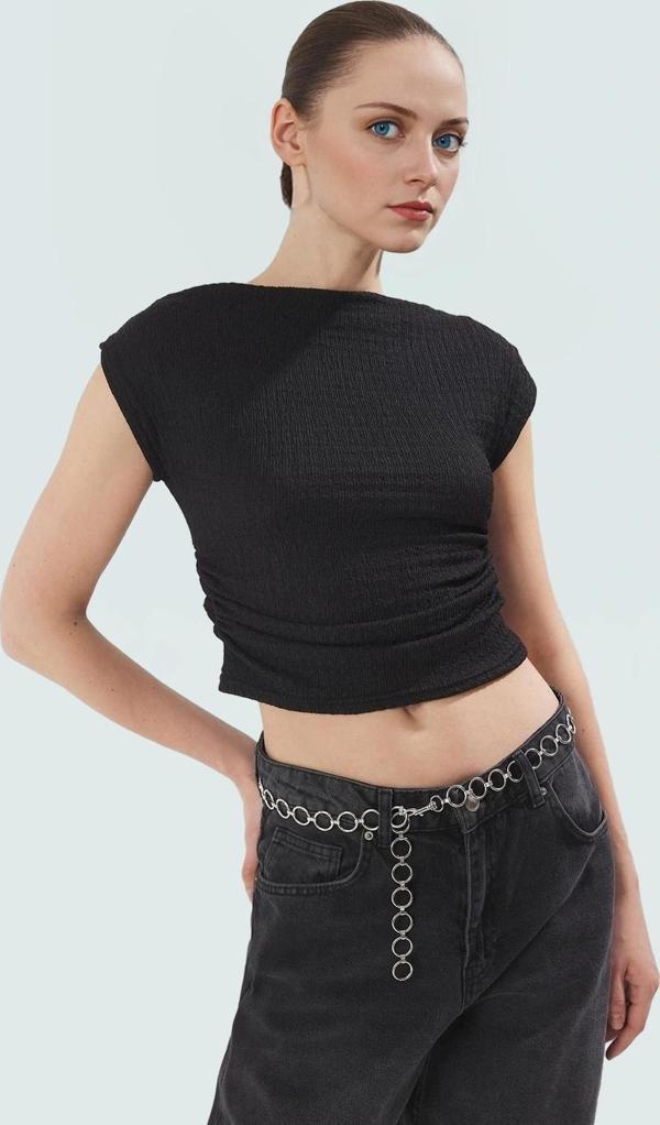 Kadın Fitted Örme Bluz Kayık Yaka Kolsuz Yazlık Rahat Ve Şık Uzun Ömürlü - Image 1