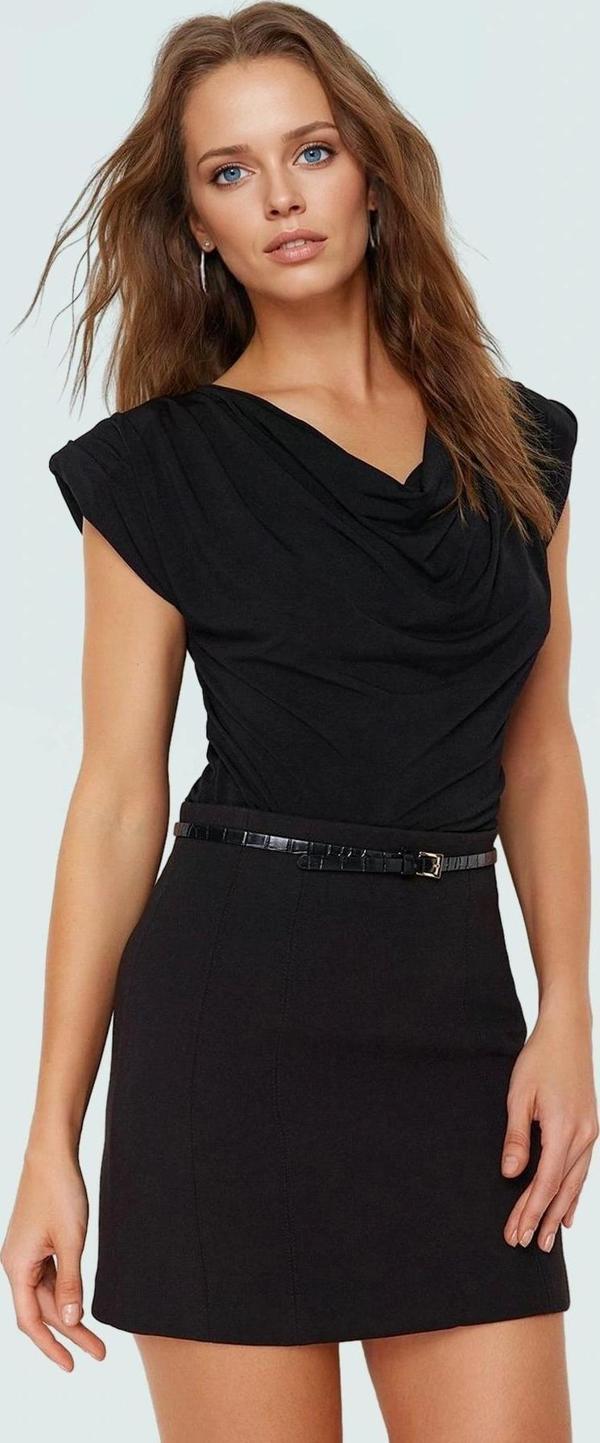Kadın Degaje Yaka Kısa Kollu Örme Bluz Regular Kalıp Polyester Karışımlı Yazlık Rahat Kullanım - Image 1