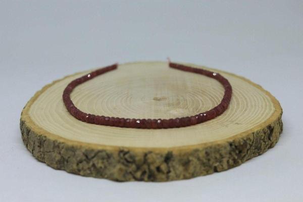 Yakut Taşı Dizi Faset Kesim 4x2mm (küçük Delikli) - Image 1