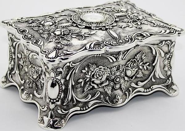 Metal Sandıklı Takı Kutusu - Image 1