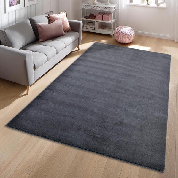 Yumuşak Peluş Halı – Kaymaz Tabanlı, Yıkanabilir, Modern Dokulu Halı - Image 1