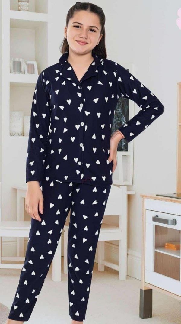 Miosse Kids Kız Çocuk Pamuklu Süet Lacivert Kalp Desenli Gömlek Yaka Boydan Düğmeli Uzun Kollu Pijama Takımı M6590 - Image 1