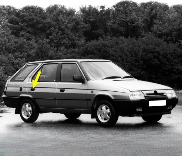 Skoda Forman 1988-1995 Sağ Arka Kapı Dış Açma Kolu 115988105 - Image 1