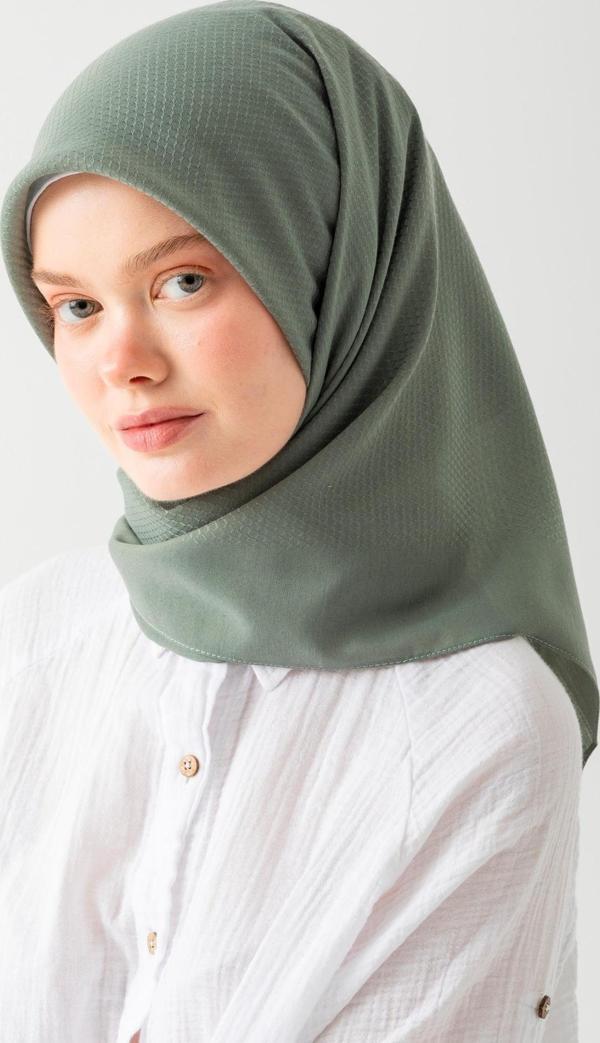 Soft Pamuk Jakarlı Eşarp – Doğal Dokulu, Hafif ve Nefes Alan Kumaş- Bambu Kraş Eşarp Yumuşak Dokulu Düz Renk Eşarp, Tesettür Eşarp - Image 1