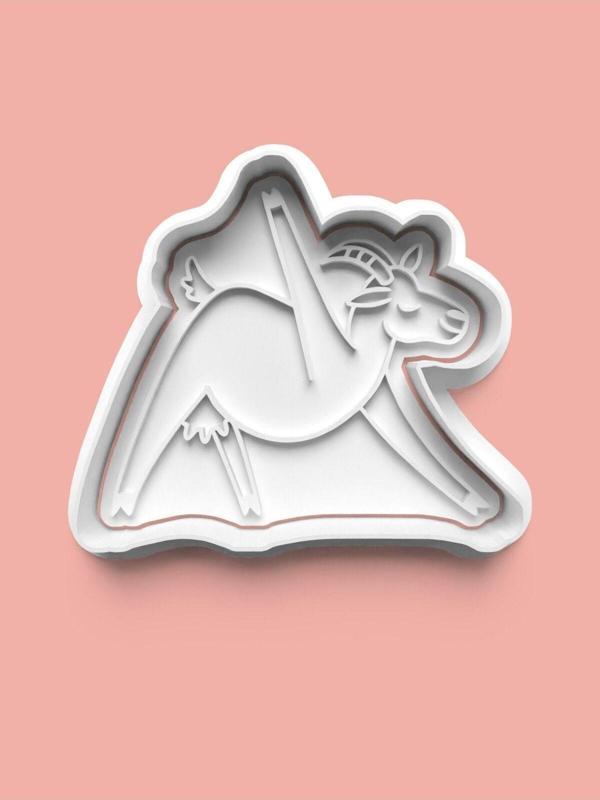 Aktastore Yoga Yapan Keçi Figürü Kurabiye Kalıbı Ve Şeker Hamuru Kalıbı - Image 1