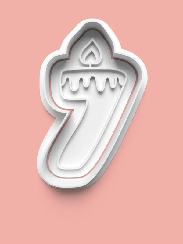 Aktastore Mum Figürlü Yedi Rakamı Kurabiye Kalıbı Ve Şeker Hamuru Kalıbı - 7 Numara - Image 1