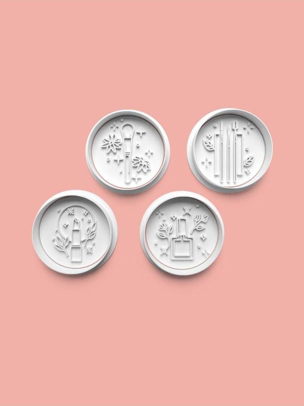 Aktastore Makyaj Malzemeleri Kurabiye Kalıbı Ve Şeker Hamuru Kalıbı 4'Lü Set - Image 1