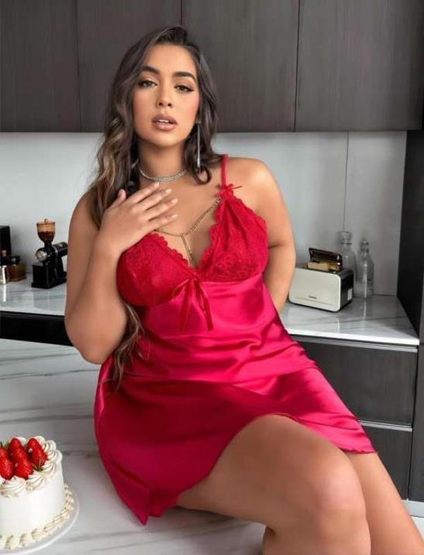 Aria's Closet Büyük Beden Kırmızı Dantel İşlemeli Saten Gecelik - Image 1
