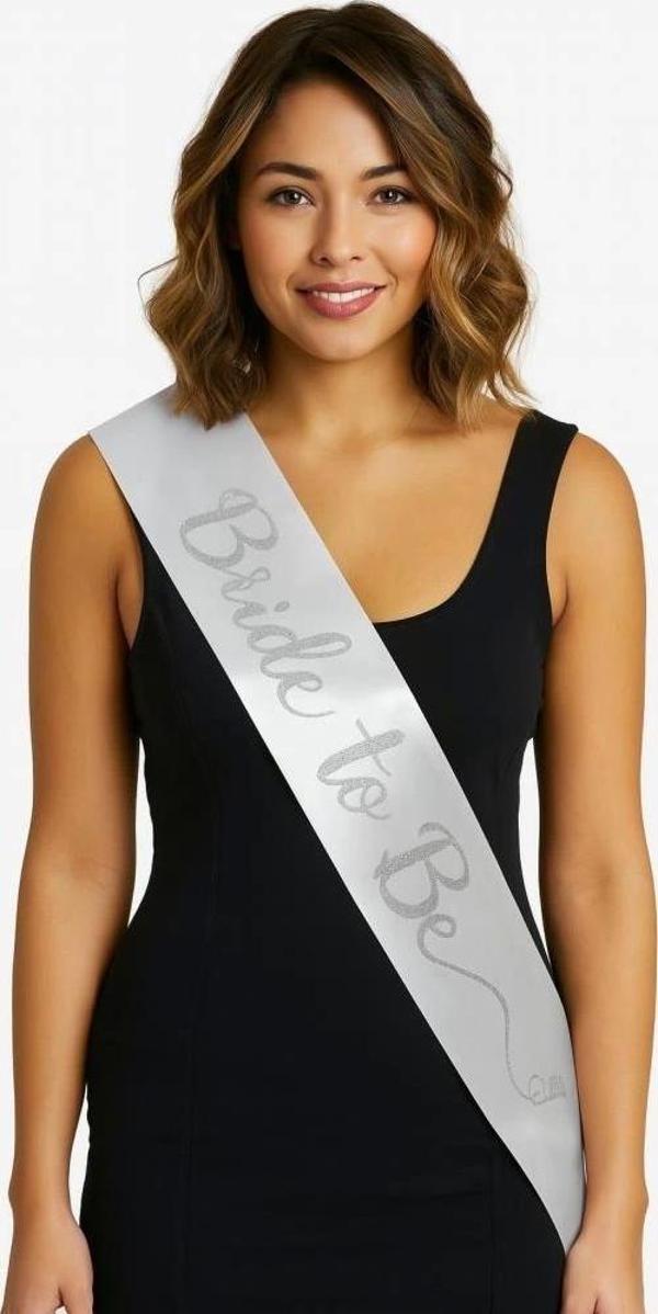 Nessiworld Beyaz Saten Üzerine El Yazısı İtalik Gümüş Bride To Be Kuşağı - Image 1