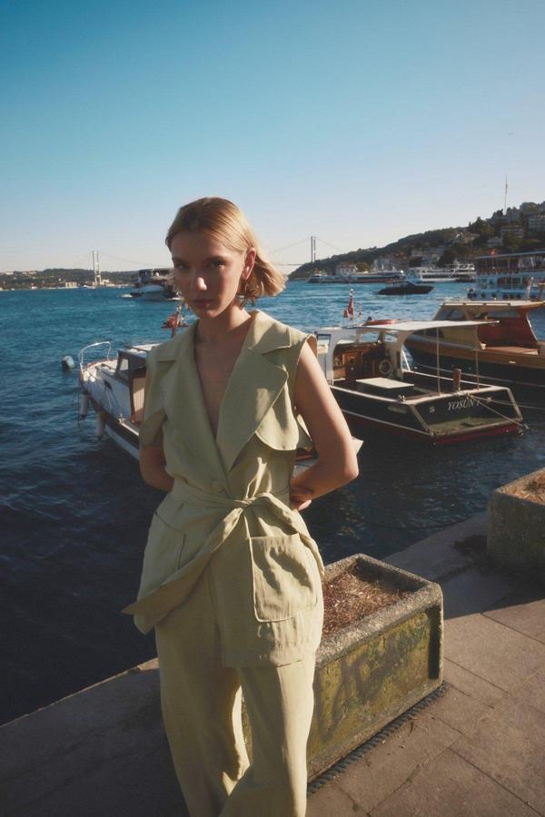 Kuşaklı Uzun Yelek - Yağ Yeşili - Image 1