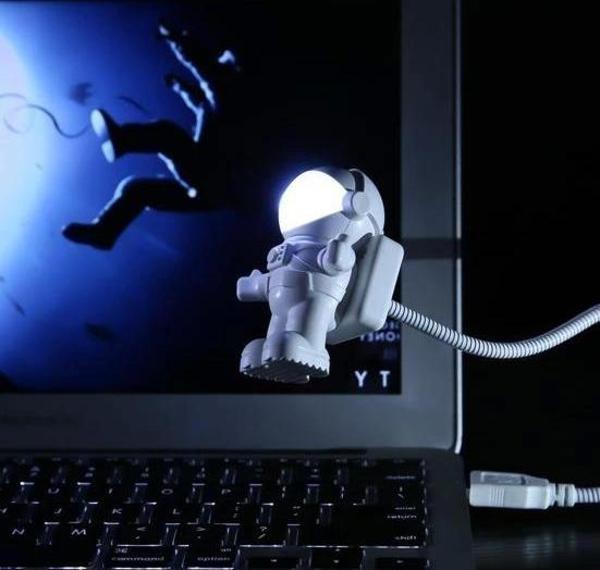 Astronot USB Gece Lambası - Image 1