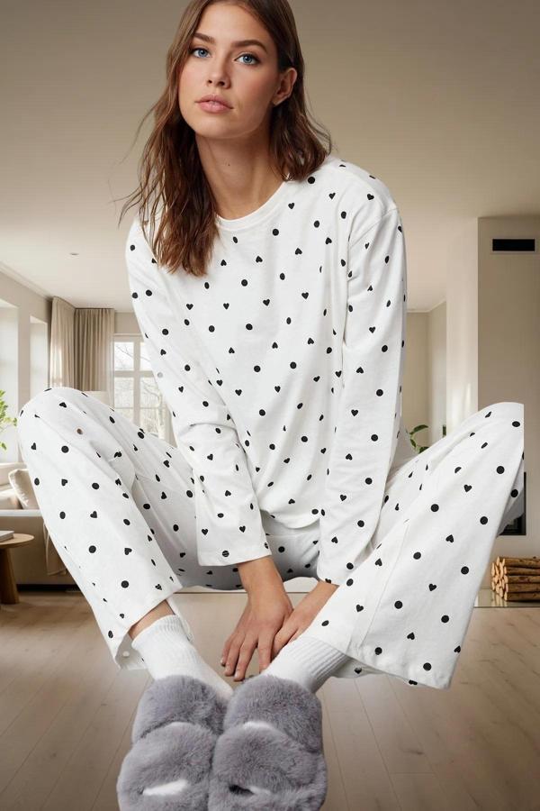 Puantiyeli Kalpli Pamuklu Pijama Takımı Renk 2 Parçalı Uzun Kollu Rahat Kullanım - Image 1