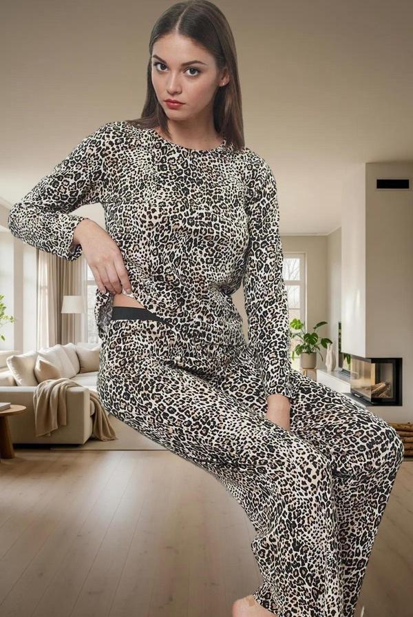 Rahat ve Şık Pamuklu Pijama Takımı Leopar Desenli Geniş Paça Regular Fit Seçkin Malzeme - Image 1