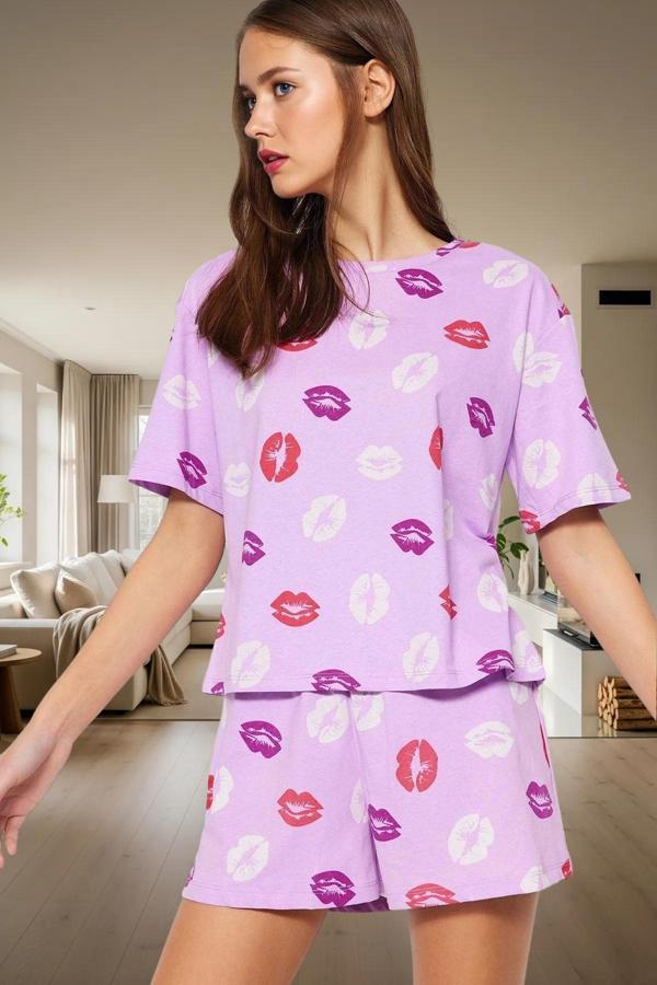Yazlık Rahat Pijama Takımı Pamuklu Dudak Desenli Kısa Kollu Şık Görünüm Premium Kalite - Image 1