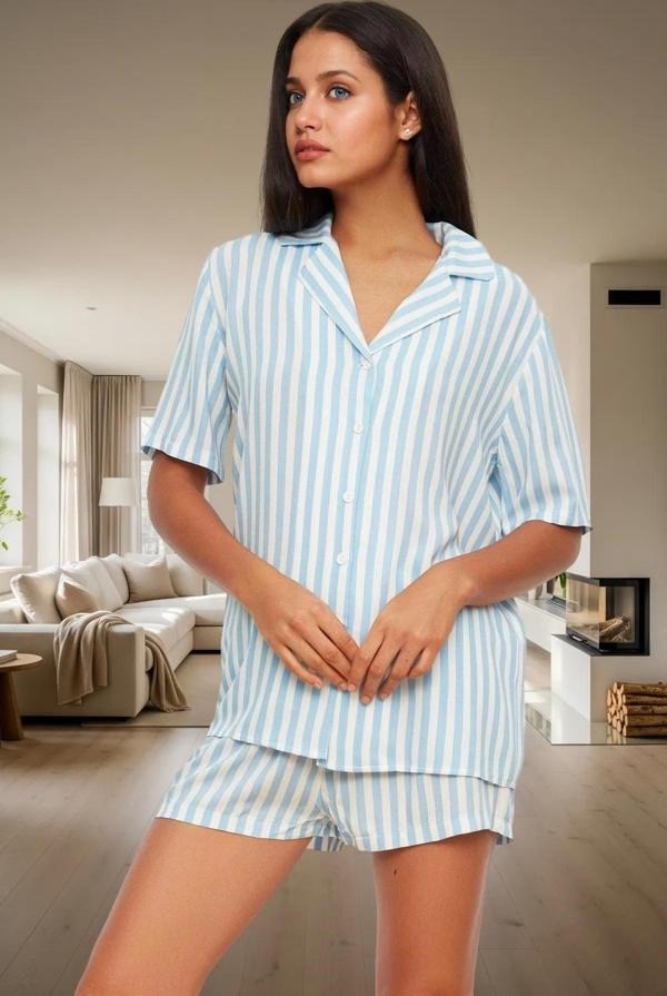 Rahat ve Şık Çizgili Viskoz Pijama Takımı Yazlık Ev Giyim Seti Özenle Seçilmiş Görünüm - Image 1
