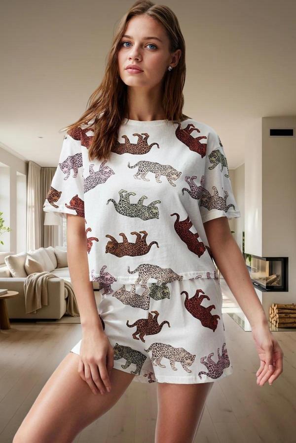 Kaplan Desenli %100 Pamuklu Kadın Pijama Takımı Şortlu ve Rahat Dayanıklı Malzeme - Image 1