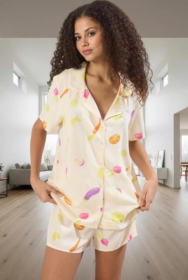Yazlık Rahat Pijama Takımı Sebze Desenli Viskon Şortlu 2'li Ve Şık Özenle Seçilmiş - Image 1