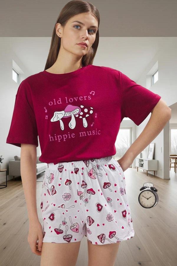 Pamuklu Pijama Takımı Mantar Desenli Şort ve Tişört Rahat Şık Günlük Kullanım İçin - Image 1