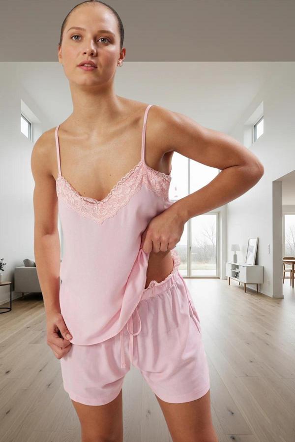 Dantel Detaylı Viskoz Pijama Takımı Rahatlık ve Şıklık Bir Arada Özel Tasarım Şık Görünüm - Image 1