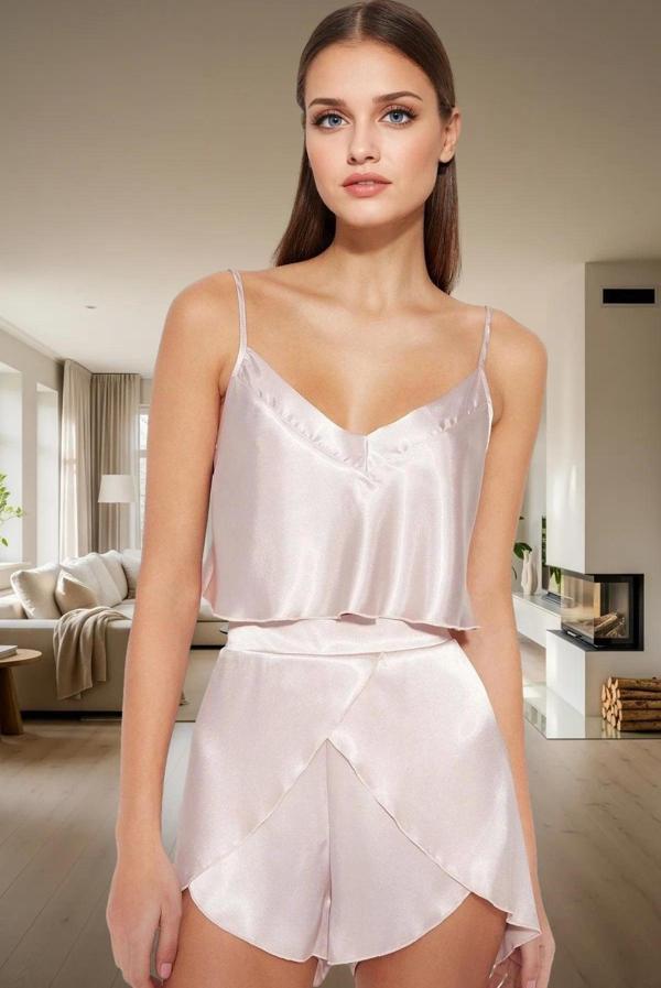 Kadın Saten Pijama Takımı İnce Askılı V Yaka Regular Kalıp Rahat Kullanım Ve Şık - Image 1