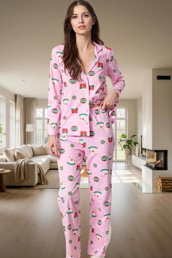 Kadın Yılbaşı Desenli Pamuklu Pijama Takımı Konforlu Kesim Yüksek Kalite Profesyonel Görünüm - Image 1