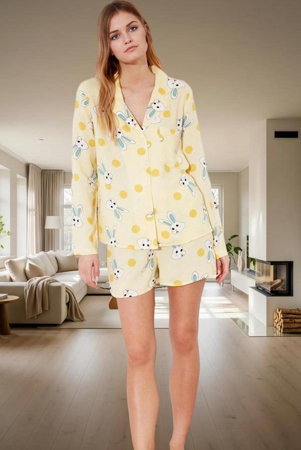 Kadın Tavşan Desenli Viskon Pijama Takımı Şortlu Düğmeli Regular Kalıp Rahat Ev Giyim Şık Görünüm - Image 1