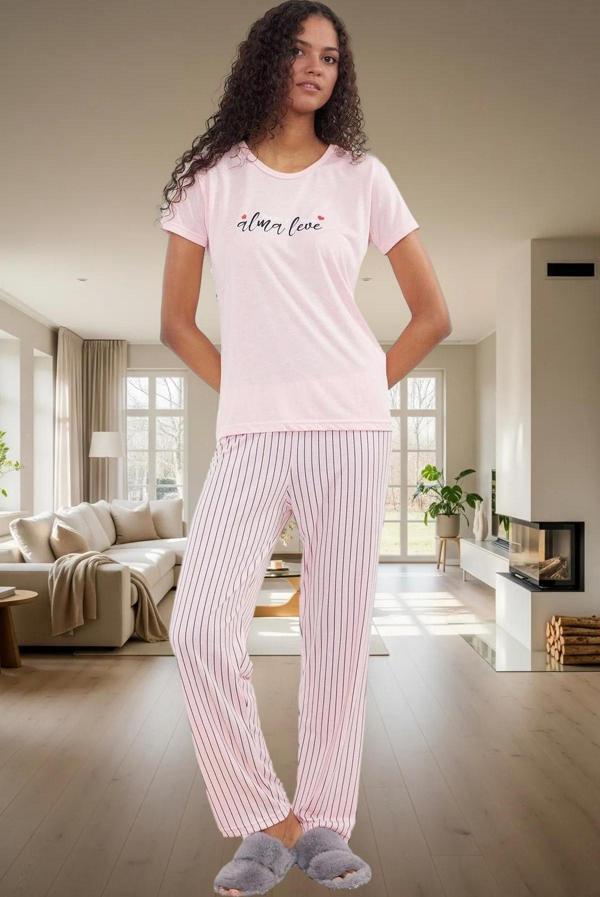 Kadın Çizgili Pijama Takımı Rahat Örme Kumaş Modern Stil Premium Kalite Trend Tasarım - Image 1
