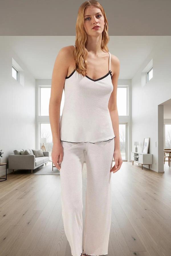 Kadın Dantel Detaylı Pijama Takımı Rahat Örme Kumaş Ve Şık Özenle Seçilmiş - Image 1