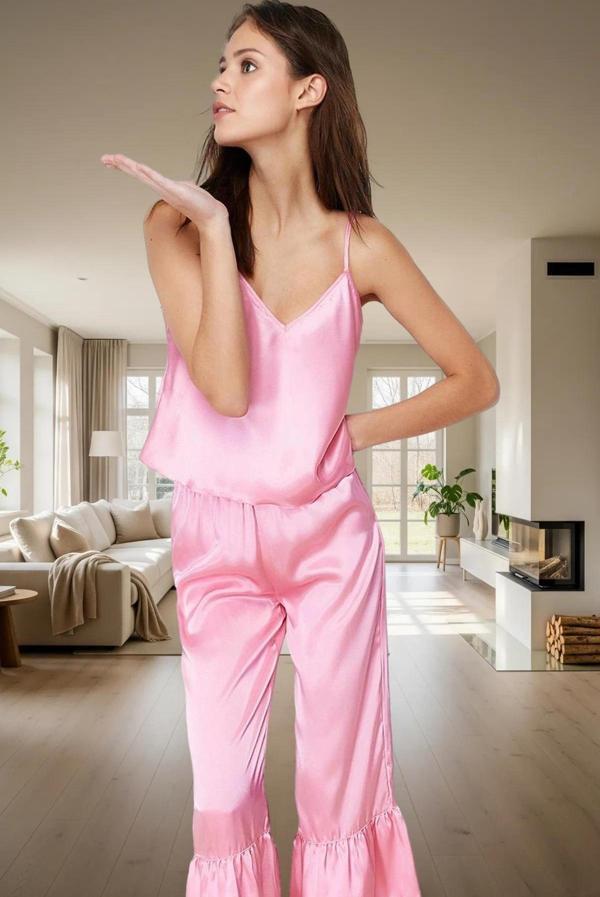 Kadın Saten Pijama Takımı İnce Askılı Volanlı Atlet Kapri Profesyonel Görünüm Özenle Seçilmiş - Image 1