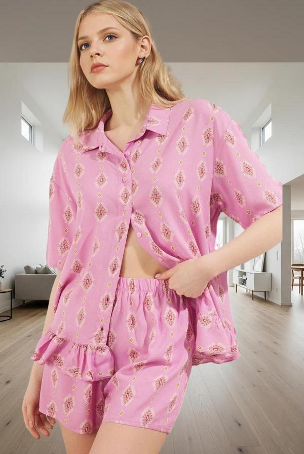 Kadın Şortlu Pijama Takımı Etnik Desen Viskon Yazlık Rahat Şık Görünüm Özenle Seçilmiş Özel Tasarım - Image 1