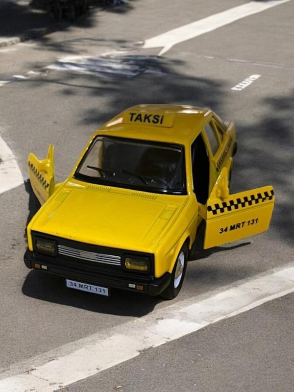 Metal Araba Çek Bırak Sarı Taksi Murat 131 Sesli ve Işıklı ( 1/36 Ölçek ) - Image 1