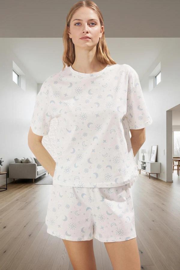 Kadın Pamuklu Kısa Kollu Bisiklet Yaka Galaksi Desenli Pijama Takımı Özenle Seçilmiş - Image 1
