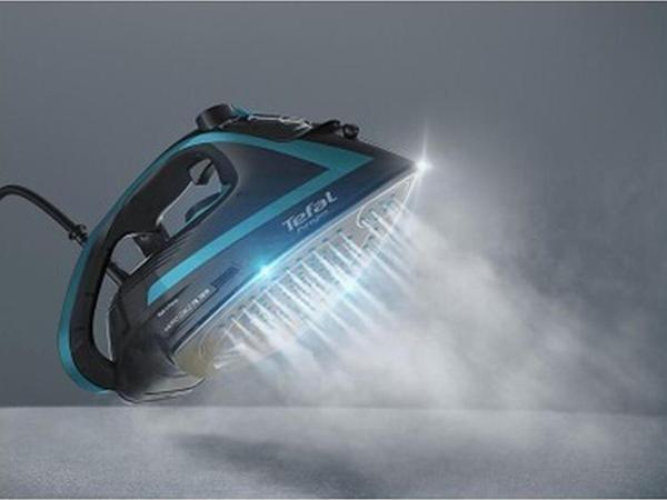 Tefal Puregliss Mikro Kireç Filtre Buharlı Ütü 3000W Siyah Yeşil - Image 1