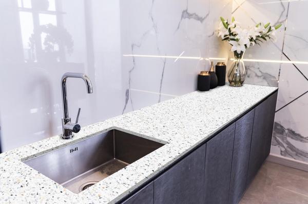 Tezgah Üstü Fayans Kaplama Folyosu Mutfak Tezgahı Kaplama Terrazzo Desen 70 cm x 3 Metre - Image 1