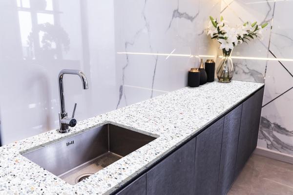 Tezgah Üstü Fayans Kaplama Folyosu Mutfak Tezgahı Kaplama Terrazzo Mermer 70 cm x 2 Metre - Image 1