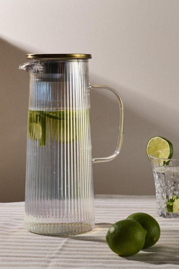 Perotti Pina Luster Çizgi Dokusu Filtre Kapaklı Sürahi 1300ml - Image 1