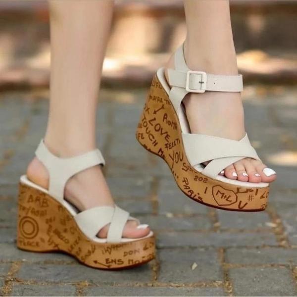 Kenja Bej Cilt Dolgu Topuk Sandalet - Image 1