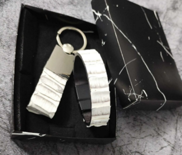 Kişiselleştirilebilir Anahtarlık & Bileklik Set ( % 100 Yılan Derisi ) - Image 1