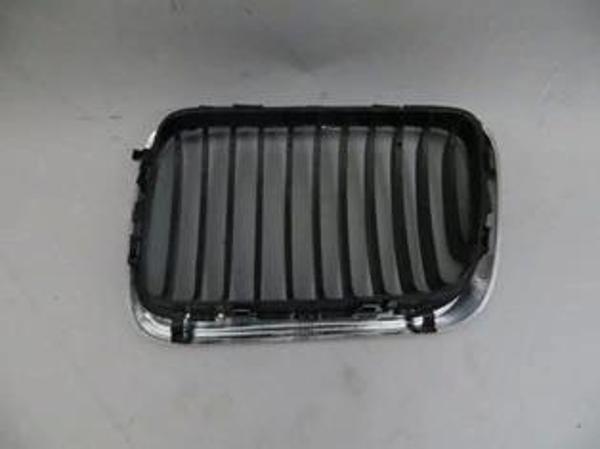 1994-1998 Bmw 3 Serı E36 Sd/Coupe Ön Panjur Sağ Siyah/Nikelaj Çerçeveli (Tyg) (Oem No:51138195152) - Image 1