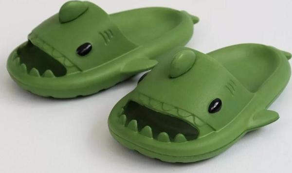 WG500 Köpekbalığı Haki Unisex Tam Ortopedik Terlik Shark Slides - Image 1