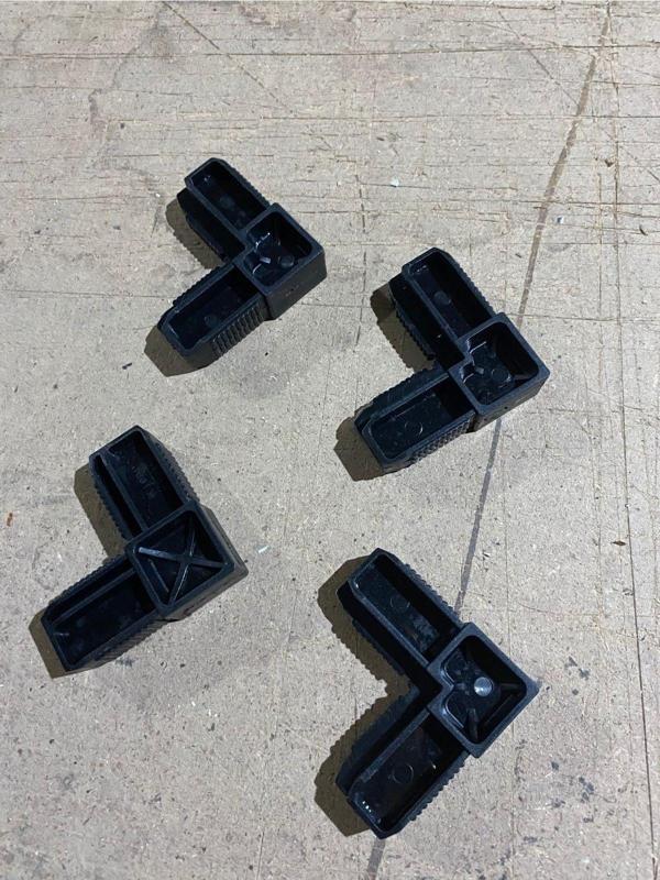 İlkim 17X25 Sineklik Köşe Takozu Siyah 8 Adet - Image 1