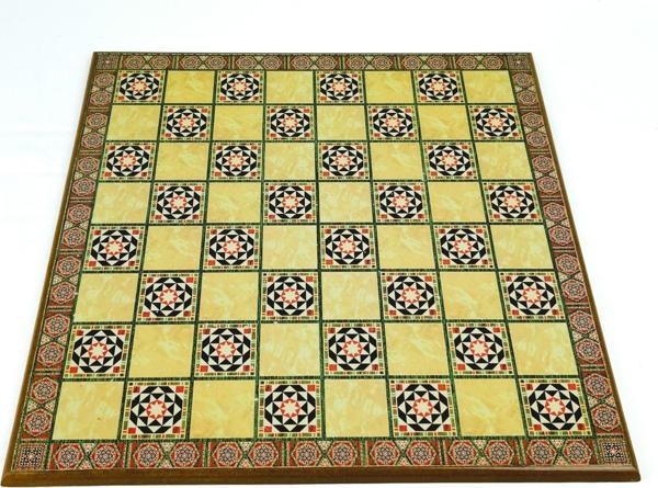 Sedef Desenli Polyester Vernik Kaplama Satranç Tahtası - Image 1