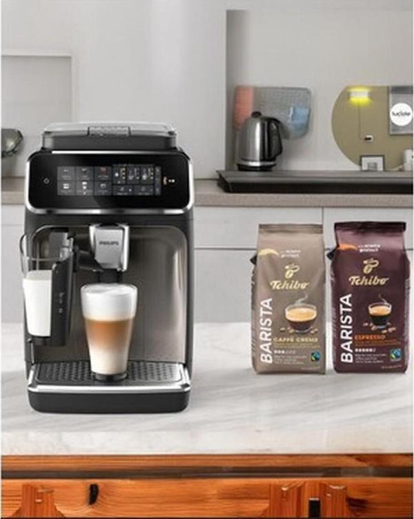 Philips Espresso , Sade Kahve, Cappuccino, Latte Macchiato  6 Çeşit Sıcak ve Soğuk Içecek 3300 Serisi %100 Seramik Öğütücülü Kahve Makinesi 2kg Tchibo Kahve ve Lambader Hediye - Image 1