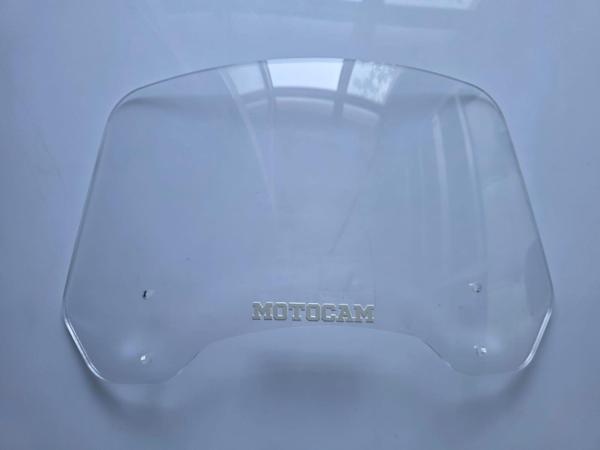 MOTOCAM Rüzgar Saptırıcı Deflektör Camı 2 Delikli 4cm 32x18cm Şeffaf Renkli   (APARATSIZDIR) - Image 1