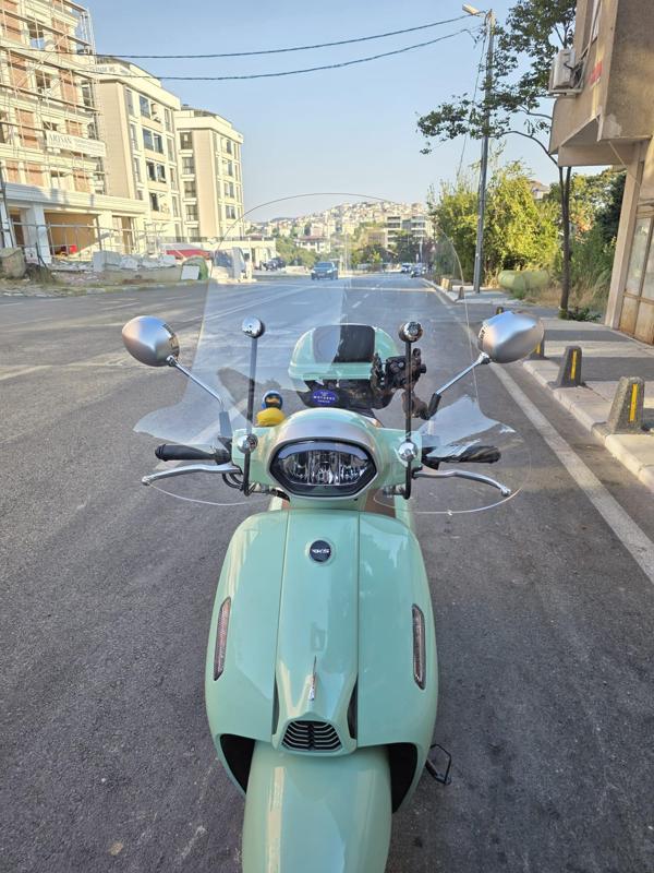 MOTOCAM RKS LT 50 PRO  Siperlik Ön Cam 2023 -2025 Model 51cm Şeffaf Renkli 4mm APARATSIZDIR - Image 1