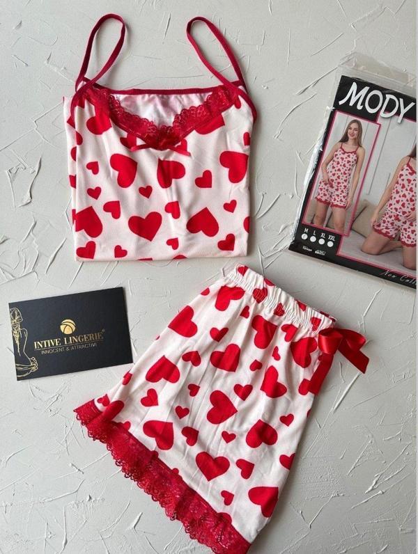 Intive Dantel Detaylı Yumuşacık Kırmızı Beyaz Kalp Desenli Askılı Bluz Şort Pijama Takımı - Image 1