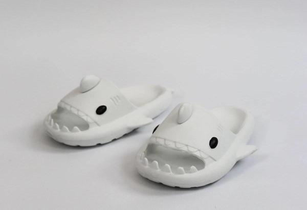 WG500 Köpekbalığı Beyaz Unisex Tam Ortopedik Terlik Shark Slides - Image 1