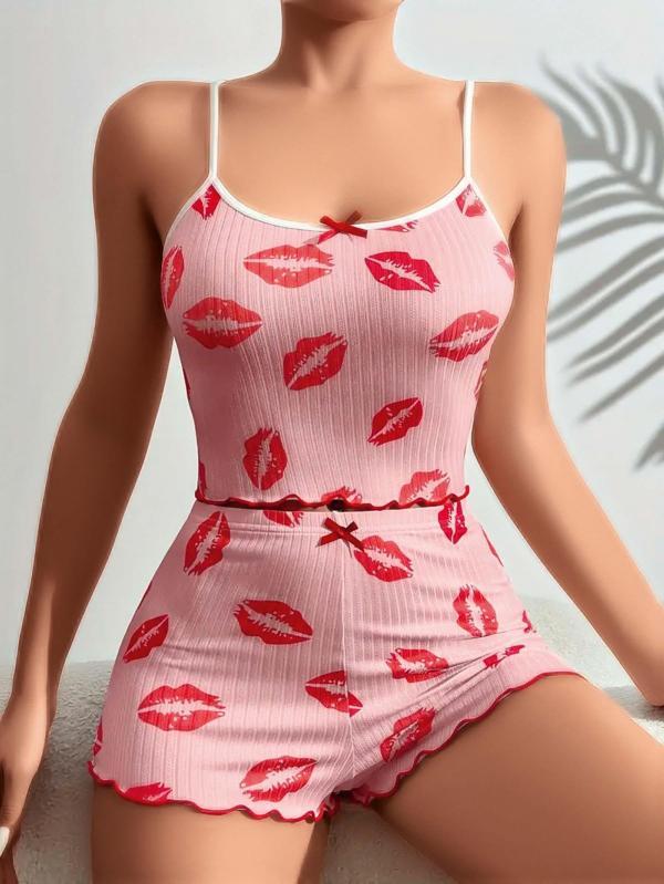 Pamuklu Kiss Öpücük Desen Pembe Şortlu Pijama Takımı - Image 1