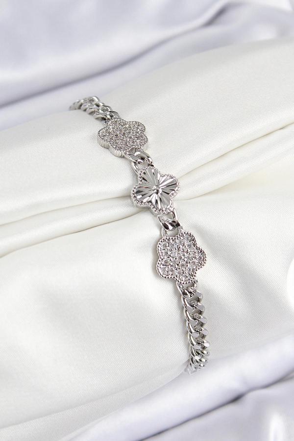 Pirinç Zirkon Taşlı Yonca Model Gümüş Renk Kadın Bileklik - EBJ250726W36816 - Image 1